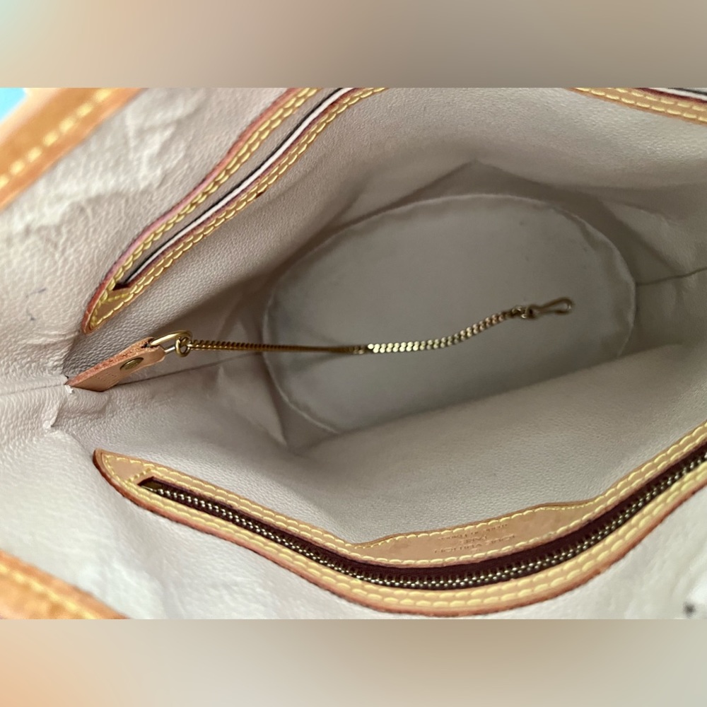 Louis Vuitton Authentic Monogram Petite Bucket Bag ✨Vintage✨ - Picture 10 of 16
